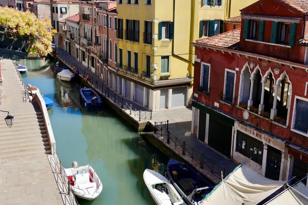 Ca' Scarpa Biennale Apartment Venice